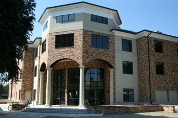 The new, three-story residence hall  opened  for the fall semester and stands adjacent to the Young-Mauldin Cafeteria. It containst 182 units accommodating 362 beds with lounges, study rooms, common kitchens, and laundry facilities on each level.