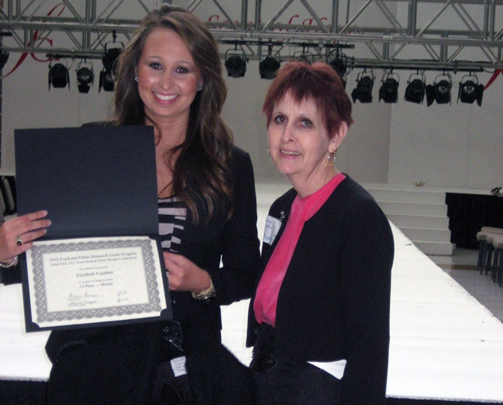 (l to r) Elizabeth Cauthen and Dr. Jan Haynes