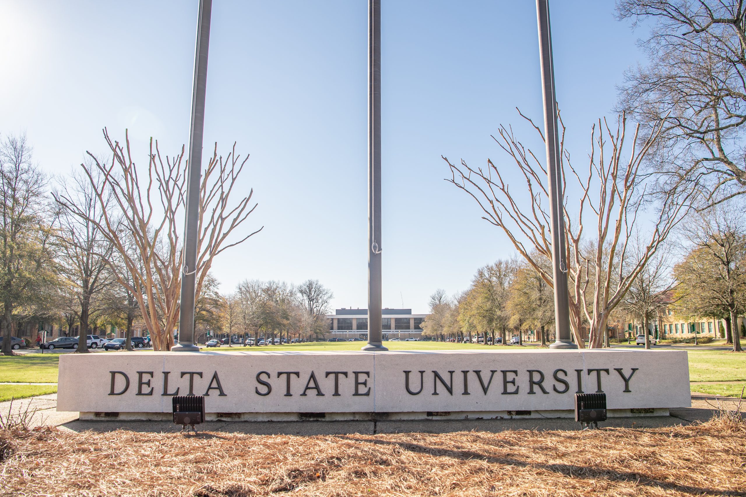 Delta State University front entry to campus at quadrangle.