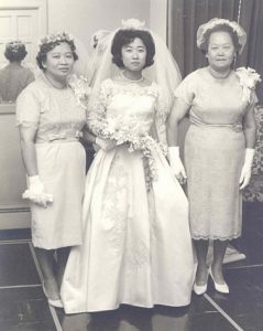 Bride with faimly. B&W.